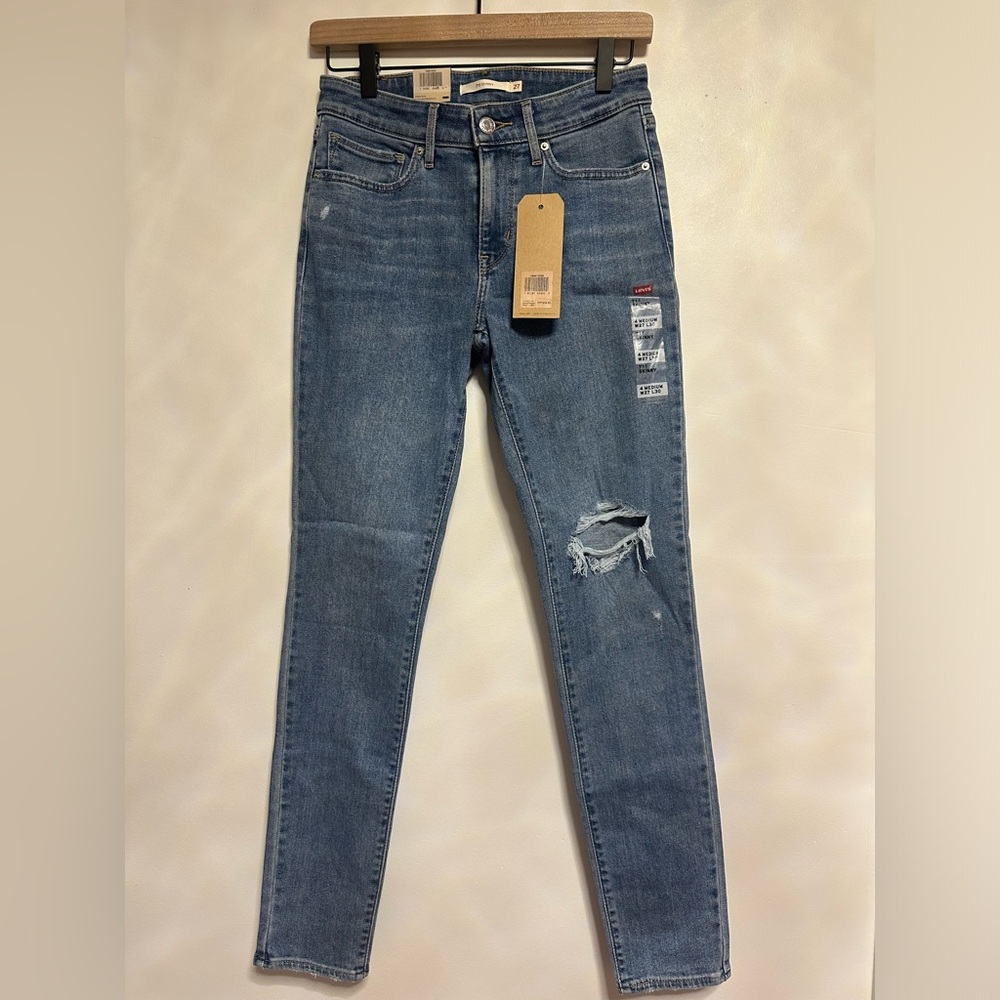 Brand new Levi jeans! Size 4!